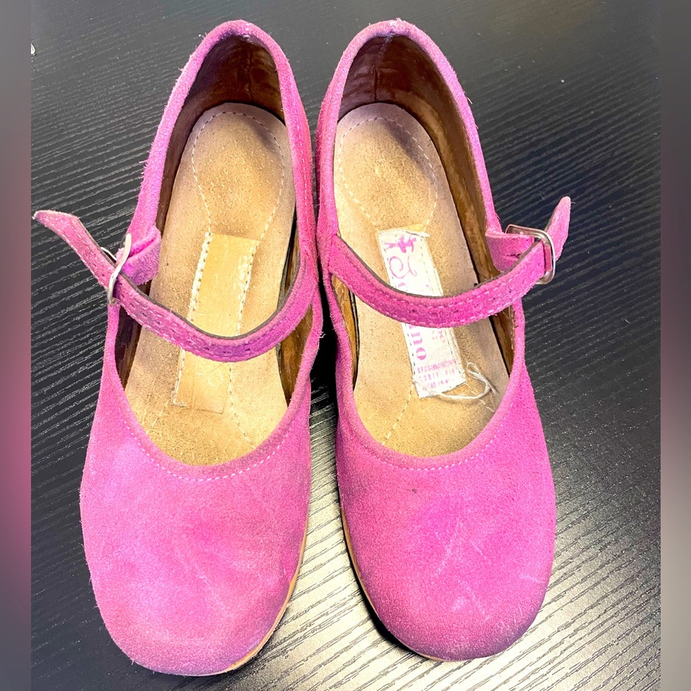 Pink suede folklorico shoes size 1.5